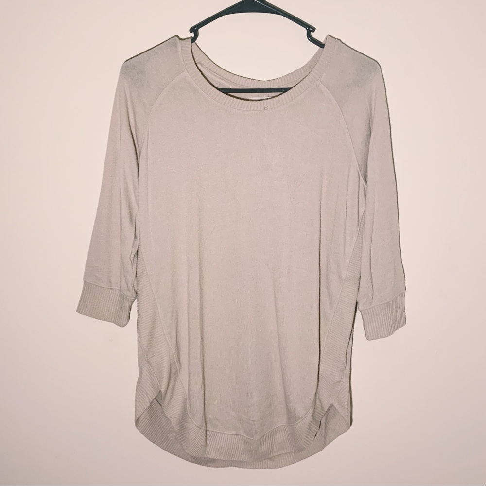 Cream colored 3/4 sleeve sweater